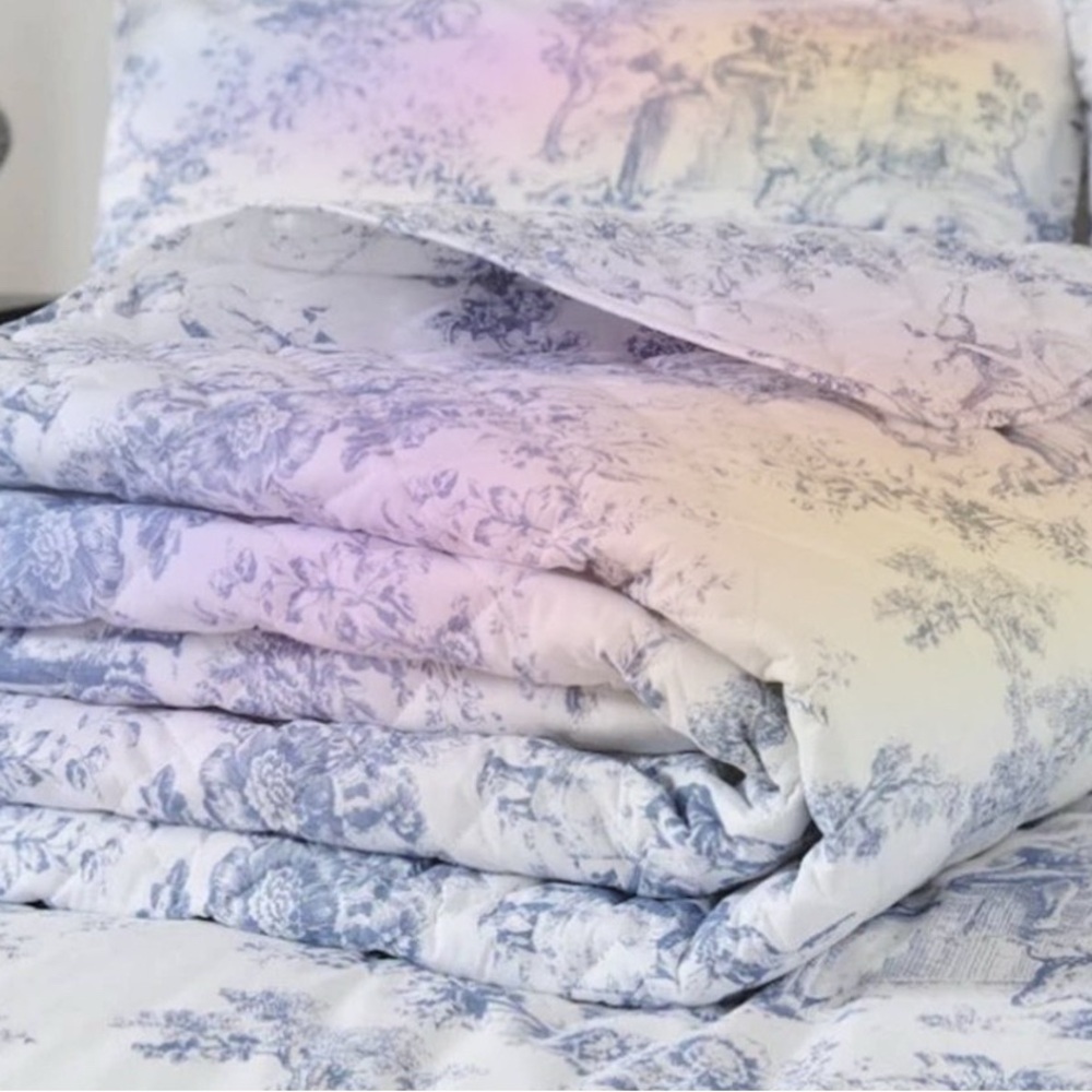 Classic Blue and White Toile Set of 3 King Size Pillow Shams